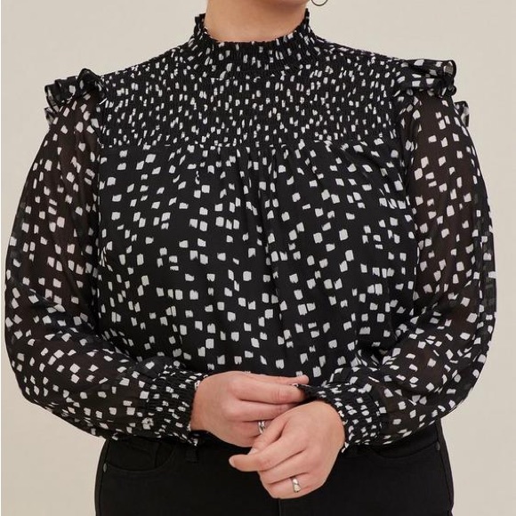 Torrid Crinkle Chiffon Smocked Neck Blouse. Women’s plus size 2X - Picture 1 of 12